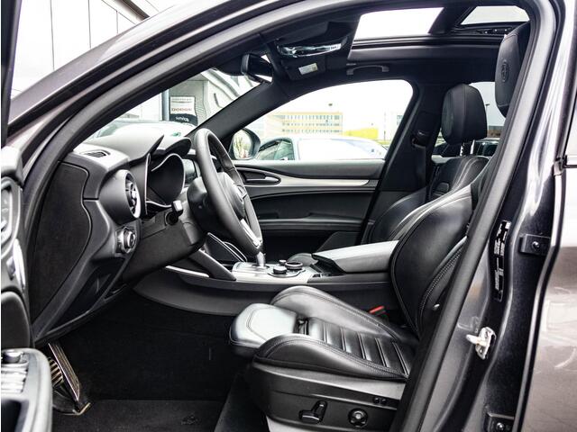 Alfa Romeo Stelvio 2.0 T AWD B-Tech 280pk Q4 | Pano-dak | Lederen bekleding | H&K |