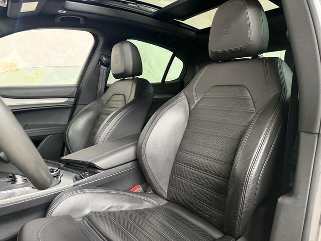 Alfa Romeo Stelvio 2.0 T AWD B-Tech - Leder - Pano - Camera -