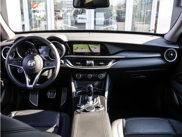 Alfa Romeo Stelvio 2.0 T AWD B-Tech | Navigatie |