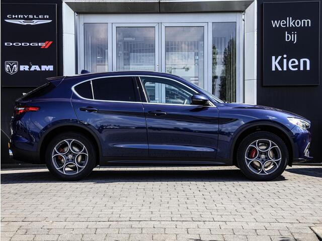 Alfa Romeo Stelvio 2.0 T AWD B-Tech | Navigatie |