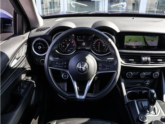 Alfa Romeo Stelvio 2.0 T AWD B-Tech | Navigatie |