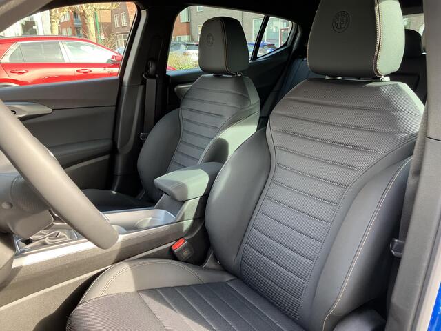 Alfa Romeo Tonale Plug-In Hybrid Q4 280pk Edizione Speciale | Technology Pack | Winter Pack | Blu Misano