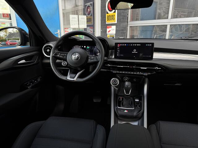 Alfa Romeo Tonale 1.5T Hybrid Ti | 19"lichtmetalen velgen - Diamond Cut Dark | Achteruitrijcamera | Ambient lighting