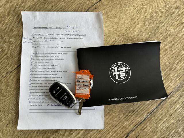 Alfa Romeo Tonale 1.5T Hybrid Ti | 19"lichtmetalen velgen - Diamond Cut Dark | Achteruitrijcamera | Ambient lighting