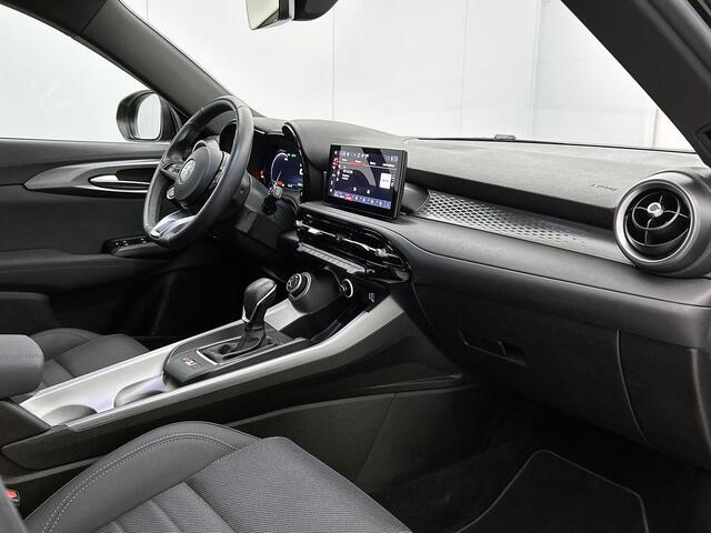 Alfa Romeo Tonale 1.5T 131PK Automaat Sprint / Pdc.V+A / Stoel+Stuur verwarming / Navigatie / Lmv / Adaptive Cruise / Carplay / Apk 10-2027