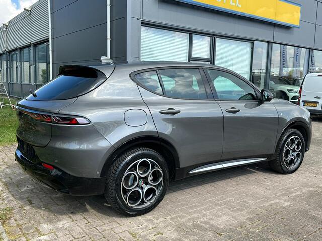 Alfa Romeo Tonale 1.3T PHEV Ti | 360 graden camera | Panoramadak | Stoelverwarming | Navigatiesysteem | Adaptive cruise control | Camera