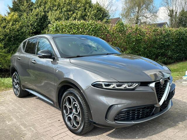 Alfa Romeo Tonale 1.3T PHEV Ti | 360 graden camera | Panoramadak | Stoelverwarming | Navigatiesysteem | Adaptive cruise control | Camera