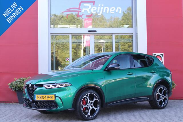 Alfa Romeo Tonale 1.5T Hybrid 160PK VELOCE | PREMIUM PACK: LEDEREN BEKLEDING/GEVENTILEERDE VOORSTOELEN/4-VOUDIG ELEKTRISCH VERSTELBARE LENDESTEUN VOORSTOELEN/ELEKTRISCH BEDIENBARE /HOOGGLANS ZWARTE RAAMOMLIJSTING/AMBIENT LIGHTING | TECHNOLOGY PACK: PARKEERWAARSCHUWING VOOR