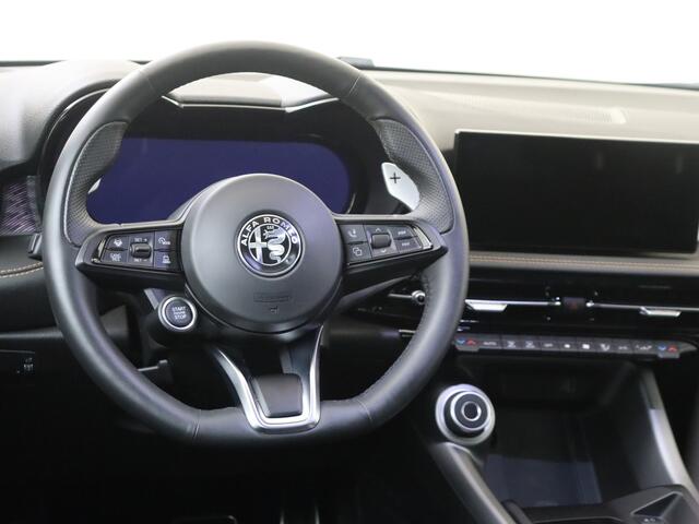 Alfa Romeo Tonale 1.5T Hybrid Sprint | Stoel en Stuurverwarming | Camera | Carplay | 160PK | Elektrische Lederen Stoelen