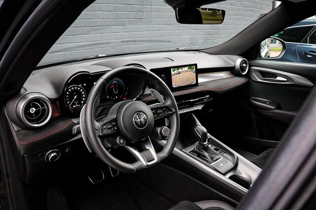 Alfa Romeo Tonale 1.5T Hybrid Veloce ACC / APPLE CARPLAY / HALF LEDER