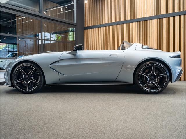 Aston Martin V12 Speedster Skyfall Silver Nr2/88 5.2 V12