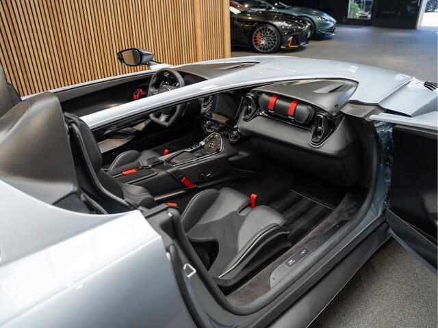 Aston Martin V12 Speedster Skyfall Silver Nr2/88 5.2 V12