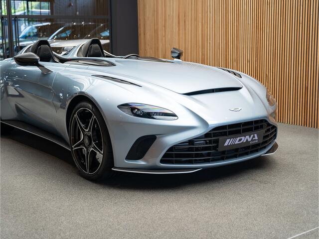 Aston Martin V12 Speedster Skyfall Silver Nr2/88 5.2 V12