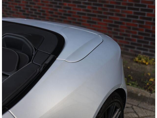 Aston Martin VOLANTE DB12 4.0 V8 Carbon - Bowers & Wilkins