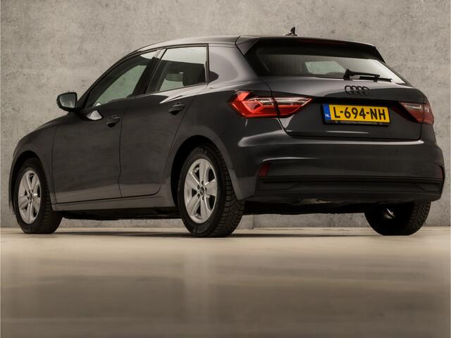 Audi A1 Sportback 25 TFSI Sport (APPLE CARPLAY, GROOT NAVI, VIRTUAL COCKPIT, LM VELGEN, PARKEERSENSOREN, SPORTSTOELEN, CRUISE, DAB+, NIEUWSTAAT)