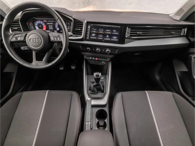 Audi A1 Sportback 25 TFSI Sport (APPLE CARPLAY, GROOT NAVI, VIRTUAL COCKPIT, LM VELGEN, PARKEERSENSOREN, SPORTSTOELEN, CRUISE, DAB+, NIEUWSTAAT)