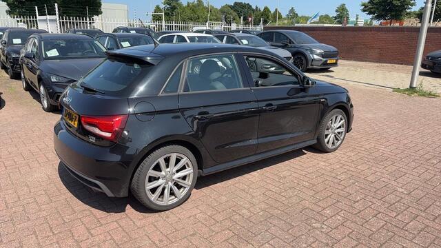 Audi A1 Sportback 1.0 TFSI 95pk Advance / Airco / Cruise Control / 17inch Lichtmetalen velgen