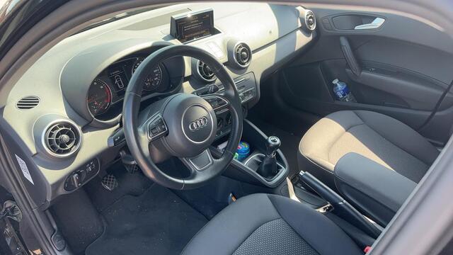 Audi A1 Sportback 1.0 TFSI 95pk Advance / Airco / Cruise Control / 17inch Lichtmetalen velgen