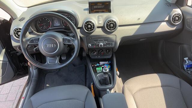 Audi A1 Sportback 1.0 TFSI 95pk Advance / Airco / Cruise Control / 17inch Lichtmetalen velgen