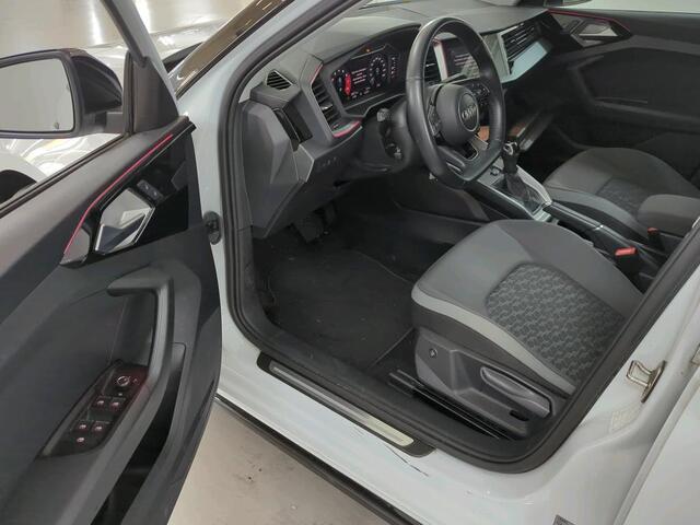 Audi A1 Sportback 30 TFSI 115pk Epic / LED / App-connect / Climate Controle / Parkeersensoren achterzijde / 17''LMV