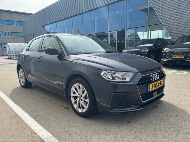 Audi A1 Sportback 30 TFSI Pro Line / Stoelverwarming / Navigatie / PDC V+A