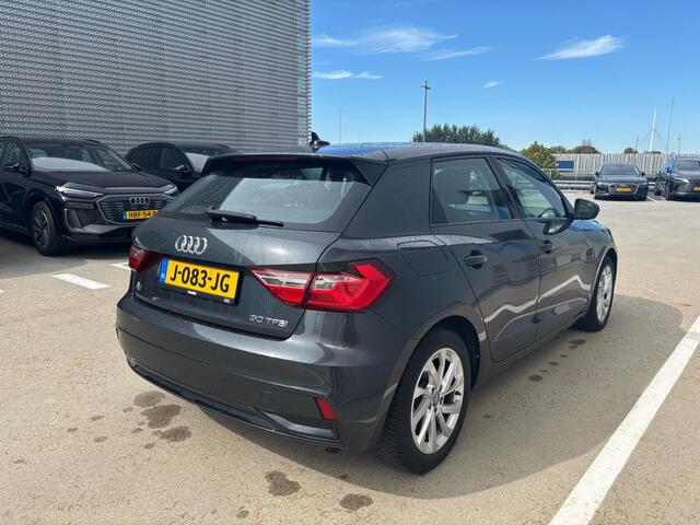 Audi A1 Sportback 30 TFSI Pro Line / Stoelverwarming / Navigatie / PDC V+A
