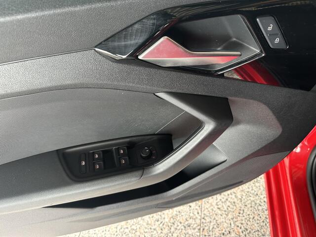 Audi A1 30 TFSI LED verlichting | Navi | Stoelverwarming