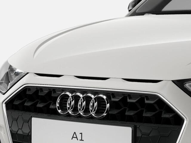 Audi A1 Sportback Advanced edition 25 TFSI 95 PK · Afgevlakt sportstuur · Hill hold assist · Stoelverwarming voorin