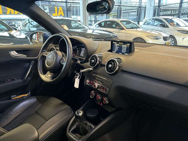 Audi A1 Sportback 1.0 TFSI Sport 3X S-line Edition | Cruise control | Navigatie | Alcantara/Lederen bekleding | Dealer onderhouden | Nederlands geleverd | LED | Airco