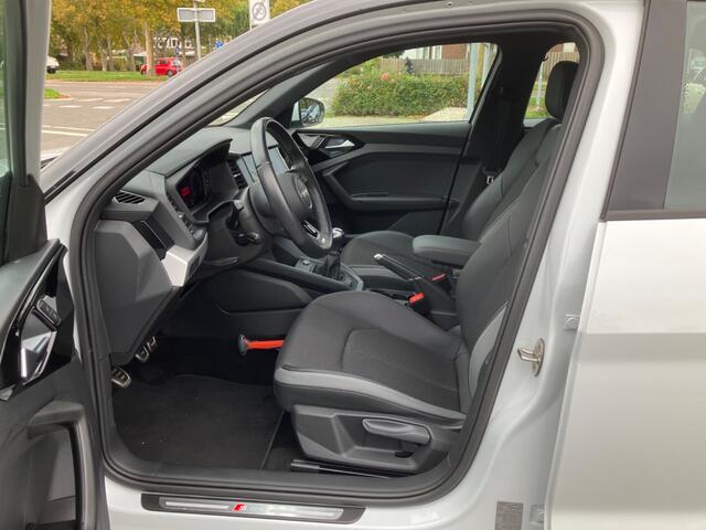 Audi A1 Sportback 25 TFSI Pro Line S / Half-Leder / Led koplampen / Zwart dak / 17 Inch / Virtual Cockpit