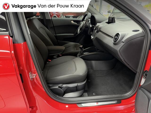 Audi A1 1.0 TFSI Adrenalin Trekhaak / All season banden