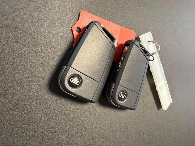 Audi A1 Sportback 30 TFSI 110pk S-line chronos grijs/zwart dak/carplay