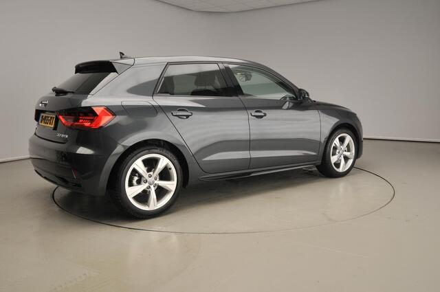 Audi A1 Sportback 30 TFSI epic 115PK | CarPlay | 17" | Parkeersensoren | Sportstuur
