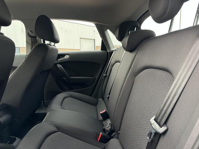 Audi A1 Sportback 1.0 TFSI Pro Line |Airco |Parkeer sensoren |Dealer onderhouden!