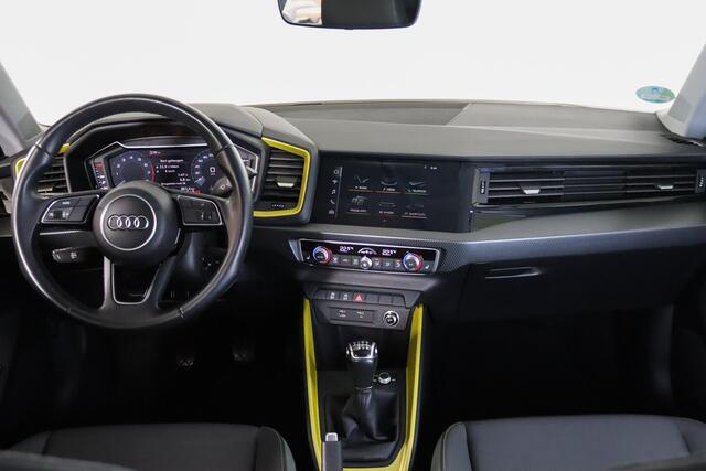 Audi A1 30 TFSI S-line Sportback Stoelverwarming, Bluetooth, Apple CarPlay/Android Auto