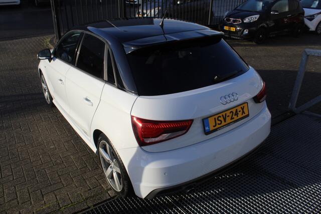 Audi A1 Sportback 1.0 TFSI S-Line Navigatie/Led koplampen/Stoelverwarming/Parkeersensoren/Climate control/17 inch/Privacy glas