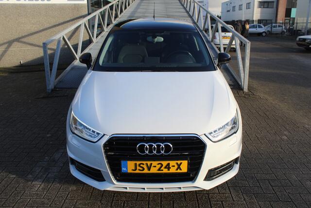 Audi A1 Sportback 1.0 TFSI S-Line Navigatie/Led koplampen/Stoelverwarming/Parkeersensoren/Climate control/17 inch/Privacy glas