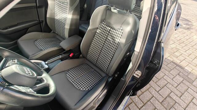 Audi A1 25 TFSI Pro line S - Automaat - stoelverwarming - Prijs is all in