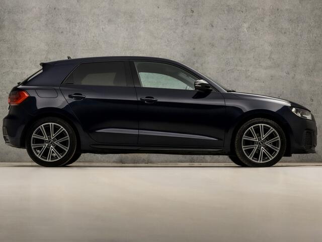 Audi A1 Sportback 25 TFSI Epic Sport (APPLE CARPLAY, ZWART HEMEL, GETINT GLAS, SPORTSTOELEN, PARKEERSENSOREN, LED ACHTERLICHTEN, CRUISE, NIEUWSTAAT)
