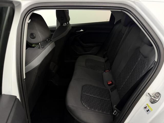 Audi A1 Sportback 30 TFSI S-line 116PK Camera, Navi, Virtual desk, Keyless start, Cruise control, A start stop, Clima, Lichtmetalen velgen, Sfeerverlichting