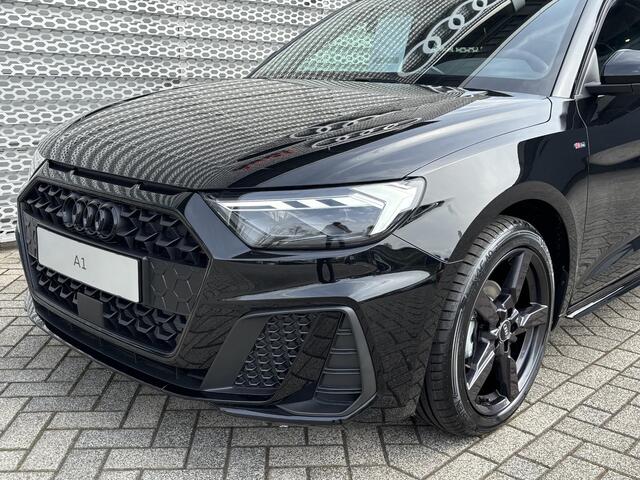 Audi A1 Sportback S edition (A02) 25 TFSI 70 kW / 95 PK Sportback 7 Airco 2 zones \ Privacy glas \ Audi Phone box \ 3-spaaks sport afgevlakt stuur \ Optiekpakket Zwart Plus