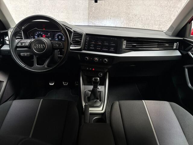 Audi A1 Sportback 25 TFSI Sport (VIRTUAL COCKPIT, APPLE CARPLAY, GROOT NAVI, GETINT GLAS, PARKEERSENSOREN, SPORTSTOELEN, CRUISE, LANE ASSIST, NIEUWSTAAT)