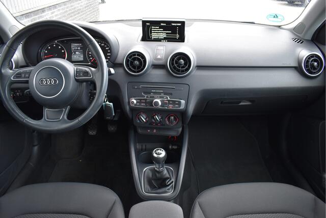 Audi A1 Sportback 1.0 TFSI S-Line Cruise, Origineel NL, Multi. stuur, A/C, 5-drs, LMV 17"