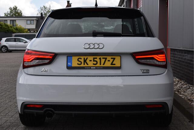 Audi A1 Sportback 1.0 TFSI S-Line Cruise, Origineel NL, Multi. stuur, A/C, 5-drs, LMV 17"