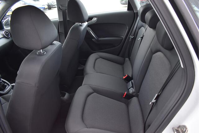 Audi A1 Sportback 1.0 TFSI S-Line Cruise, Origineel NL, Multi. stuur, A/C, 5-drs, LMV 17"