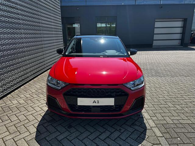 Audi A1 Sportback Advanced edition (A02) 25 TFSI 70 kW / 95 PK Spor Kunstleder op interieurdelen | Dak in contrastkleur | Contrastpakket 2 | Optiekpakket zwart plus | Privacy glas |