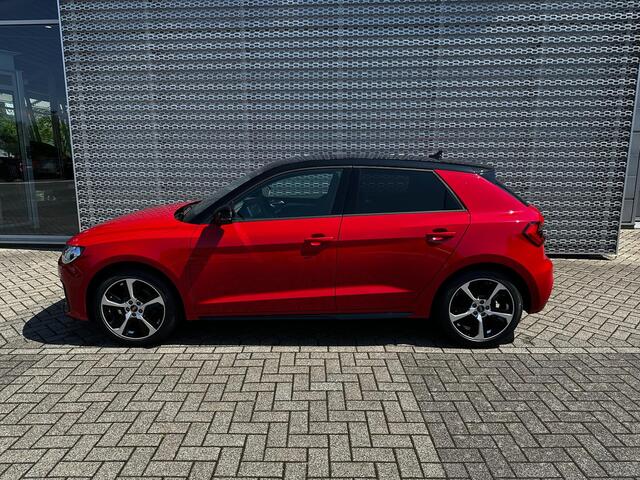Audi A1 Sportback Advanced edition (A02) 25 TFSI 70 kW / 95 PK Spor Kunstleder op interieurdelen | Dak in contrastkleur | Contrastpakket 2 | Optiekpakket zwart plus | Privacy glas |