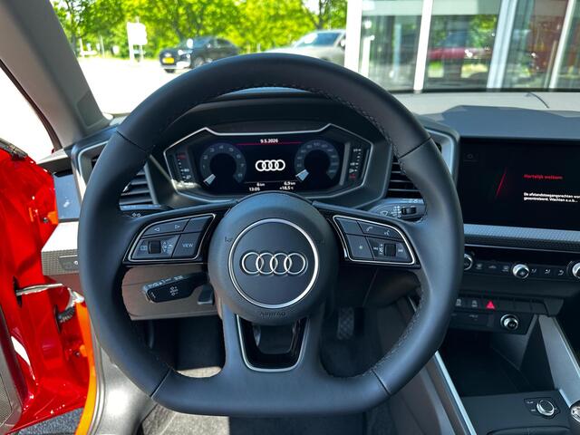 Audi A1 Sportback Advanced edition (A02) 25 TFSI 70 kW / 95 PK Spor Kunstleder op interieurdelen | Dak in contrastkleur | Contrastpakket 2 | Optiekpakket zwart plus | Privacy glas |