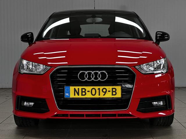 Audi A1 Sportback 1.0 TFSI Adrenalin/ Trekhaak/ Facelift!/ DEALER ONDERHOUDEN!/ 5-Drs/ Two-Tone/ 17'' LMV/ Navi/ Airco/ Cruise/ Elek. pakket/ Isofix/ Bluetooth/ Multi. LEDER. Stuur/ Mistl./ Dagrijverl.