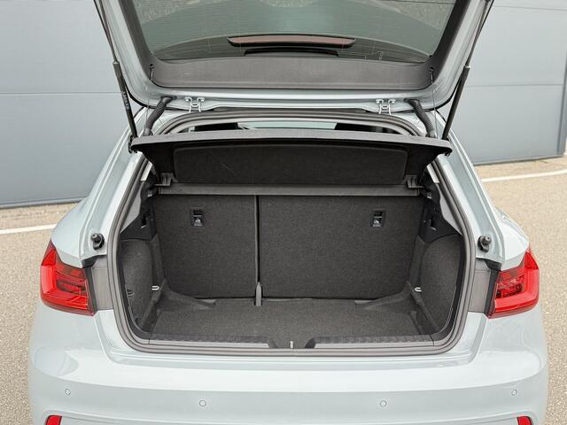 Audi A1 Sportback 25 TFSI Advanced edition 95PK | S-tronic | Parkeersensoren | S-line exterieur | Airco | Lichtmetaal |
